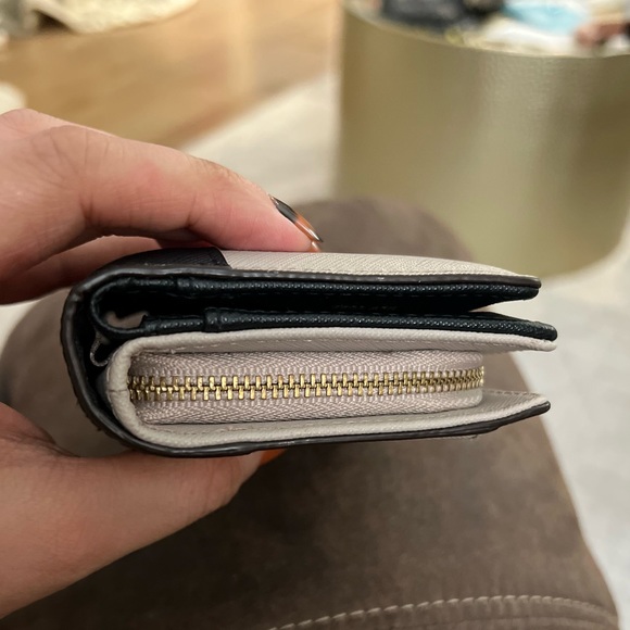 Kate Spade Wallet - Picture 6 of 7